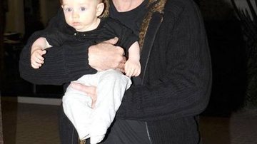 John Travolta com o filho Benjamin - Grosby Group