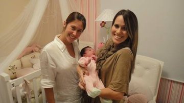 Fernanda Pontes conhece a fofa Maria, filha de sua amiga Dani Monteiro - Reprodução