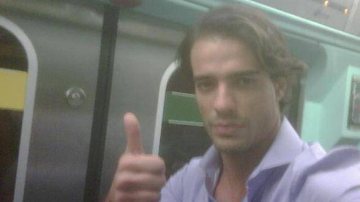Modelo Caco Ricci publica foto em estação de metrô da Linha 2-Verde, em São Paulo - Reprodução / Twitter