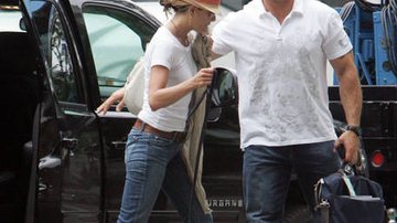 Jennifer Aniston com o cachorrinho Norman - Cityfiles