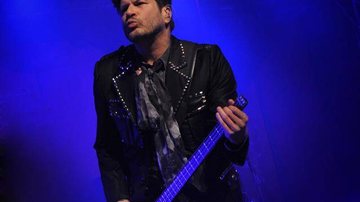O vocalista Paulo Ricardo no melhor estilo rock'n'roll - Fabio Miranda