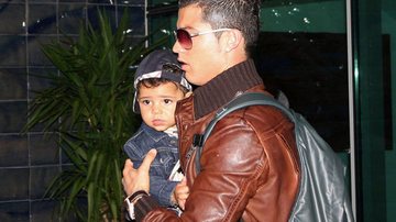 Cristiano Ronaldo com o filho Cristiano Ronaldo Jr. - Grosby Group