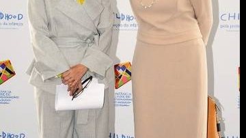 Rosana Camargo, do Conselho da World Childhood Foundation, recebe a monarca sueca no Rio. - JOÃO MARIO NUNES