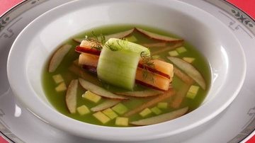 Cozinha ligth: sopa fria de pepino, melão e maçã - ANDRÉ CTENAS