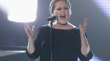 Adele interrompeu turnê devido a uma laringite - Getty Images