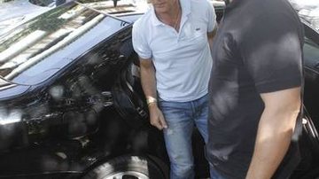 Antonio Banderas chega para almoçar em Santa Teresa, no Rio - Delson Silva/AgNews
