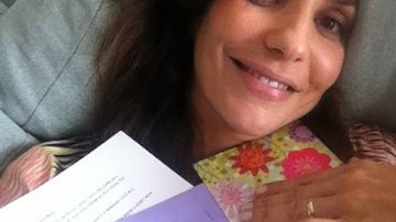 Ivete Sangalo mostra cartas que recebeu de fãs em seu seu aniversário - Reprodução/ Twitter