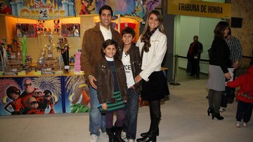 Maurícia Lima com a esposa Roberta e os filhos João Victor e Maria Eduarda - OrlandoOliveira /AgNews