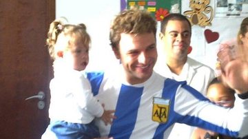 Cássio Reis faz visita para crianças do CORBI - Reprodução / Twitter