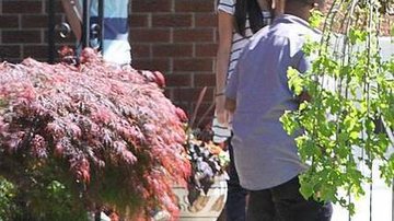 Selena Gomez almoça com família de Justin Bieber - CityFiles