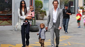 Matthew McConaughey, Camila Alves e os filhos Levi e Vida - CityFiles