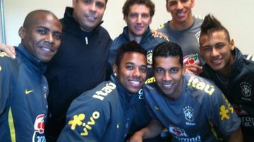 Ronaldo, Elias, Elano, Robinho, André Santos, Neymar e Lúcio - Reprodução/Twitter