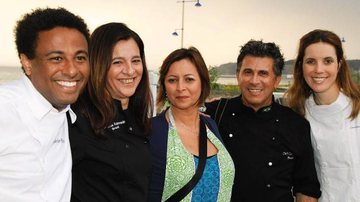 Os chefs Gustavo Pinto, Fernanda Azevedo, Carla Pernambuco, Caco Zanchi e Carolina Brandão participam do festival de comida brasileira Brasil Gourmet, na França. - ANDRÉ SCHILIRÓ, DANIELA FERREIRA, EDGARD MARRA, ELIANA RODRIGUES, FERNANDO GIMÉNEZ, GISELE FRANÇA, L.R COMUNICAÇÃO, MAGDA NASCIMENTO, MÁRCIA STIVAL, MARI CAMPOS E PAULA OLIVEIRA.