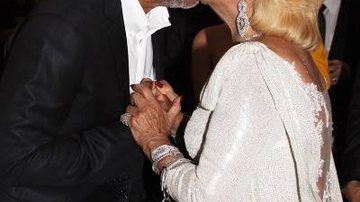 Em Los Angeles para participar do 39º AFI Life Achievement Award em homenagem a Morgan Freeman, Hebe conhece o ator, de quem é fã, e faz discurso reverenciando-o. - REESE WILLIAMS/MGM