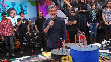 Serginho Groisman ganha bolo de aniversário - TV Globo/ Zé Paulo Cardeal
