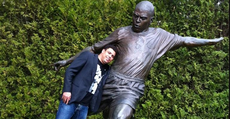 Ronaldo nos Estados Unidos: estátua relembra período de ouro na Seleção - Twitter / Reprodução