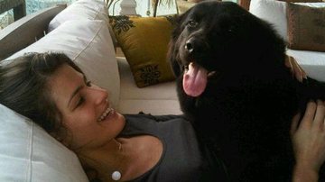 Isabeli Fontana e seu cachorro - Reprodução / Twitter