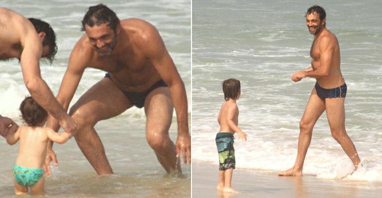 Domingos Montagner: diversão com os filhos na praia - Marcos Ferreira / PhotoRioNews