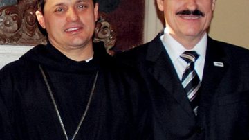 D. abade Mathias Tolentino Braga e José Leônidas Olinquevitch fazem parceria educacional, em SP. - CAUÊ DINIZ