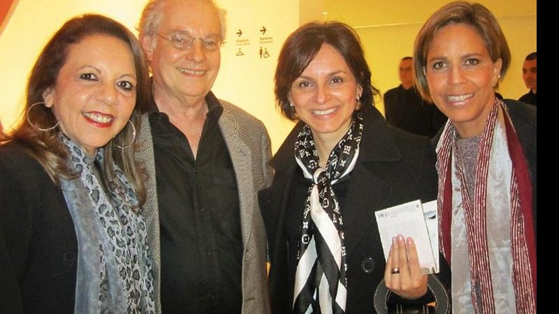Maria Emilia Genovesi, Klébi Nori e Sheila Aragão prestigiam Francis Hime no lançamento de seu CD em teatro, em São Paulo. - GIANNE CARVALHO