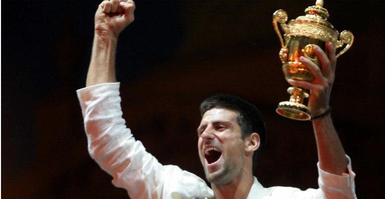 O tenista Novak Djokovic volta à Sérvia é recebido com honras de herói nacional - CityFiles