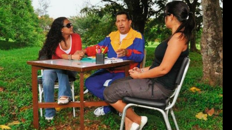 <strong>Chávez </strong>com filhas - REUTERS