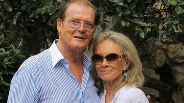 Roger Moore e Kristina Tholstrup: férias na Riviera Francesa - CityFiles