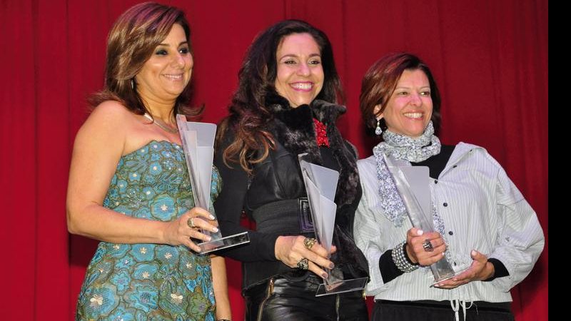 Teresa Simões, Maximira Durigan e Evelin Sayar recebem prêmio em festa de arquitetos e designers de interiores no ABC paulista. - 2M FOTOS, ANDRÉ VICENTE, CARLOS DELFINO, CLÁUDIO IZIDIO FERREIRA, CLARISSA DI CIOMMO, FÁBIO ZANZERI, LIANA NAKAO, LUCIANO SANTOS, OVADIA SAADIA, PAULO JABUR, SAMPA CLICK E VALDIR LOPES