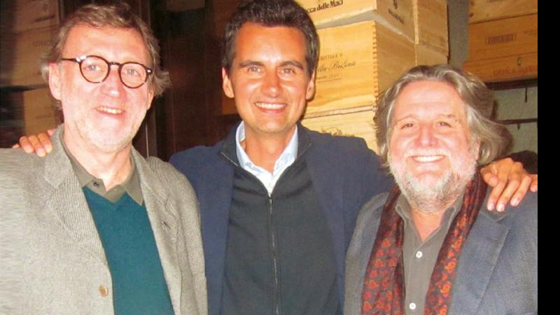 Jorge Lucki e Pietro Ratti se deliciam no restaurante do amigo Roberto Ravioli, em SP.