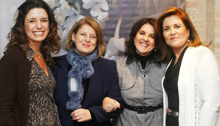 Em SP, Angela Cutait Vasto, Jacqueline Dallal Mikhail, Maria do Carmo Simon e Angela Teixeira em evento do setor de casamentos.