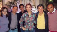 Wendel Frank recebe Deborah Evelyn, Orã Figueiredo, Júlia Lemmertz e Paulo Betti, do elenco da peça, e o produtor Ricardo Monteiro em restaurante paulistano.