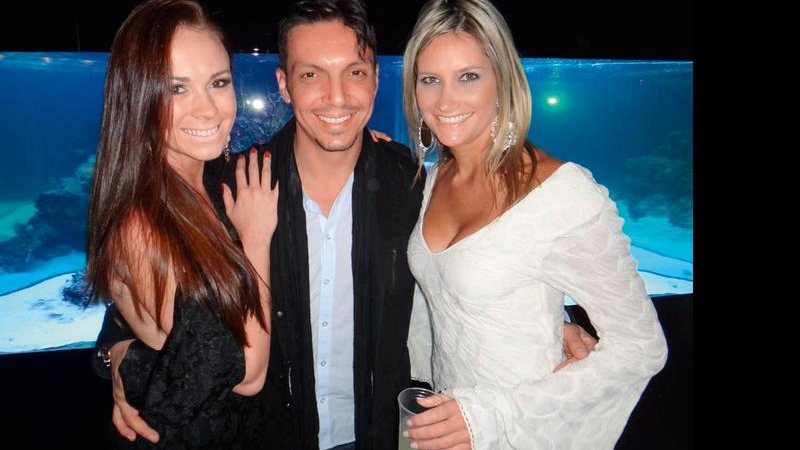Hellen Oliveira, Tarso Marques e Melina Grabowski curtem festa em Curitiba.