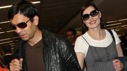 A atriz Geena Davis desembarca em São Paulo com o marido, o cirurgião plástico Reza Jarrahy - Manuela Scarpa/Photo Rio News