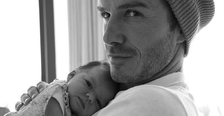 David Beckham com a pequena Harper - Reprodução Twitter