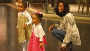 Glória Maria se diverte com as filhas no Rio - Daniel Delmiro / AgNews