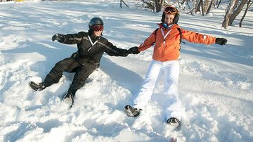 Milene Domingues e Ronald se divertem na neve, durante viagem com a CARAS em Ushuaia, na Argentina - Jaime Bórquez