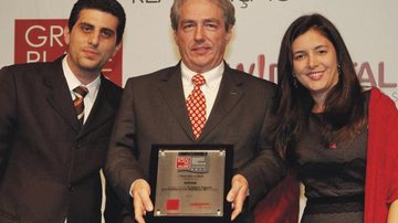 Wilmar Prochmann ganha Prêmio Melhores Empresas para Trabalhar entre Rodrigo Pedro e Viviane Rocha, SP.
