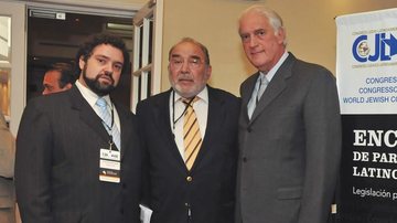 Claudio Epelman, Saúl Gilvitch e Jack Terpins no 5°- Encontro de Parlamentares Latino-Americanos, Argentina.