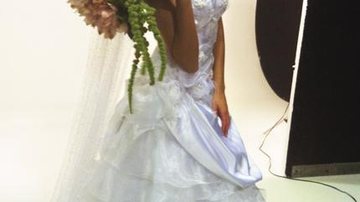 A atriz Thaís Pacholek é estrela de editorial de noivas em Jundiaí, no interior paulista.