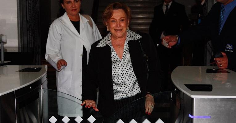 Nicette Bruno visita Gianecchini no hospital - Amauri Nehn /AgNews