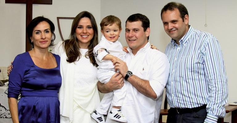 Grávida do 2º filho, Davi, ela batiza Antonio no Rio - Livânia Monteiro
