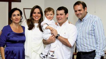 Grávida do 2º filho, Davi, ela batiza Antonio no Rio - Livânia Monteiro