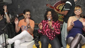 Alvinho e Eva aplaudem a cantora em Salvador - Uran Rodrigues
