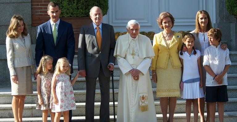 Família real da Espanha com o Papa Bento XVI - Getty Images