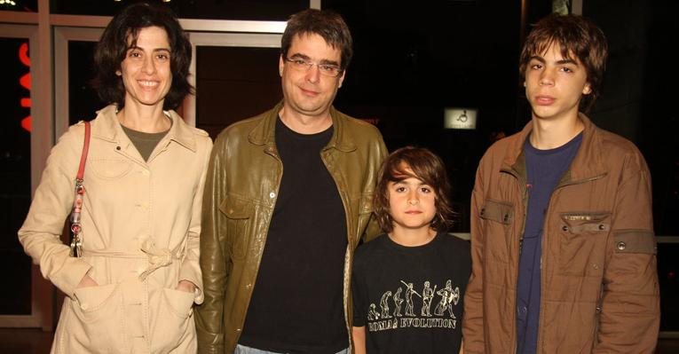 Fernanda Torres leva família ao teatro - Raphael Mesquita / Photo Rio News