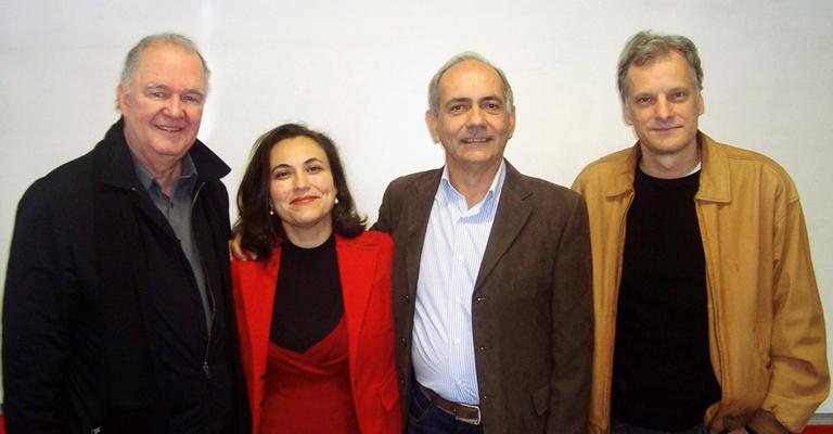 Em São Paulo, o professor Lincoln Seragini faz palestra em faculdade e é prestigiado pelos amigos Eleida de Camargo, Arthur Villas Bôas e Márcio Casarotti.