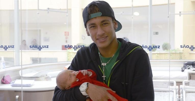 Neymar com o filho Davi Lucca - Adilson Micalli/Divulgação
