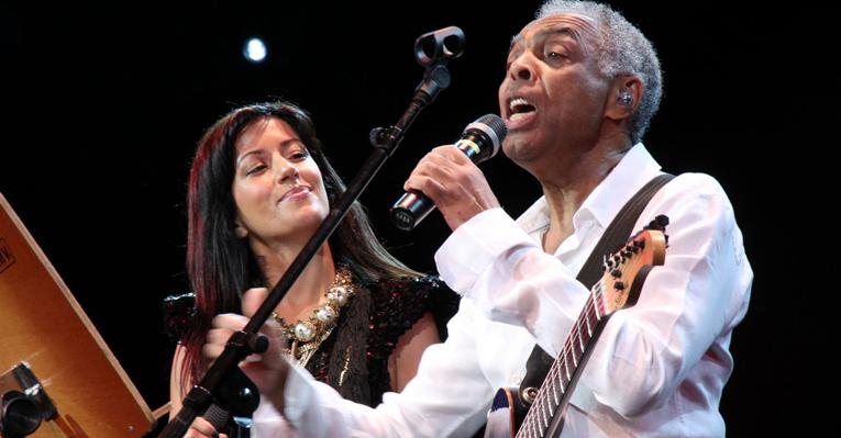 Gilberto Gil e Ana Moura cantam juntos em festival - Roberto Filho / AgNews