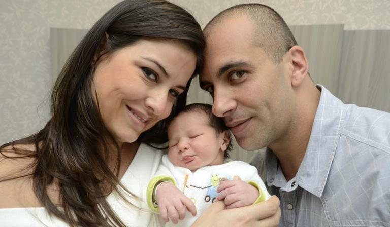Cristina Lyra com o pequeno Lucas Lyra e o papai Marcelo Augusto - Divulgação