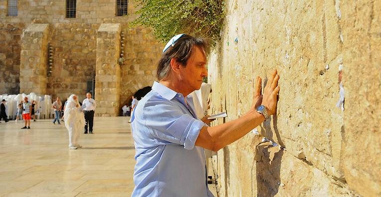 Roberto Carlos no Muro das Lamentações, em Jerusalém: 'Só tenho a agradecer' - Samuel Chaves / S4 PhotoPRESS